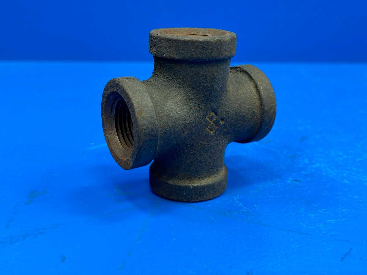 3/8" NPSC 150 lb. Black Malleable Iron Pipe Cross (Domestic) (66967)