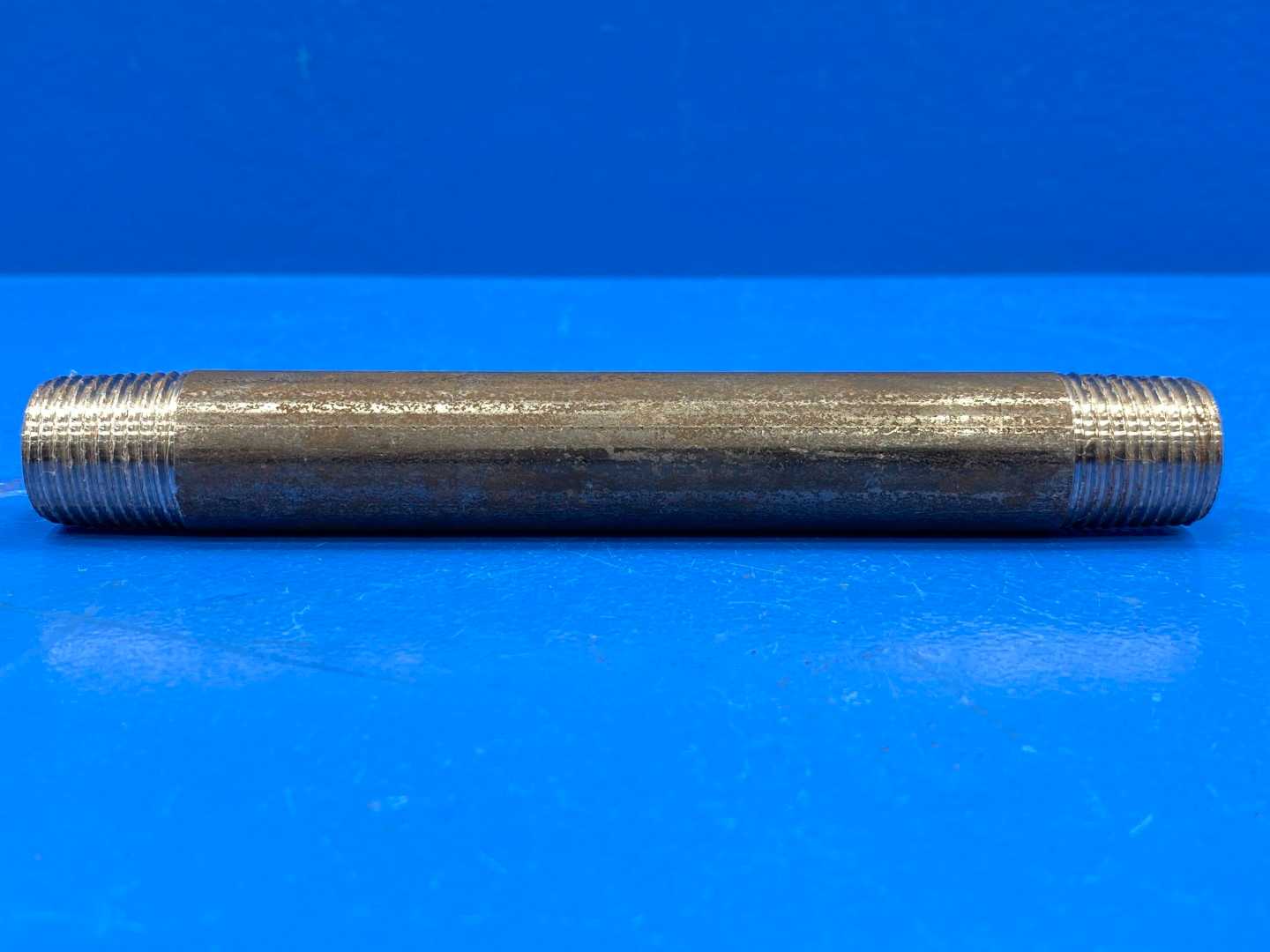 1/2" x 6" Schedule 40 Black Steel Welded Pipe Nipple (Made in USA) (4666439)