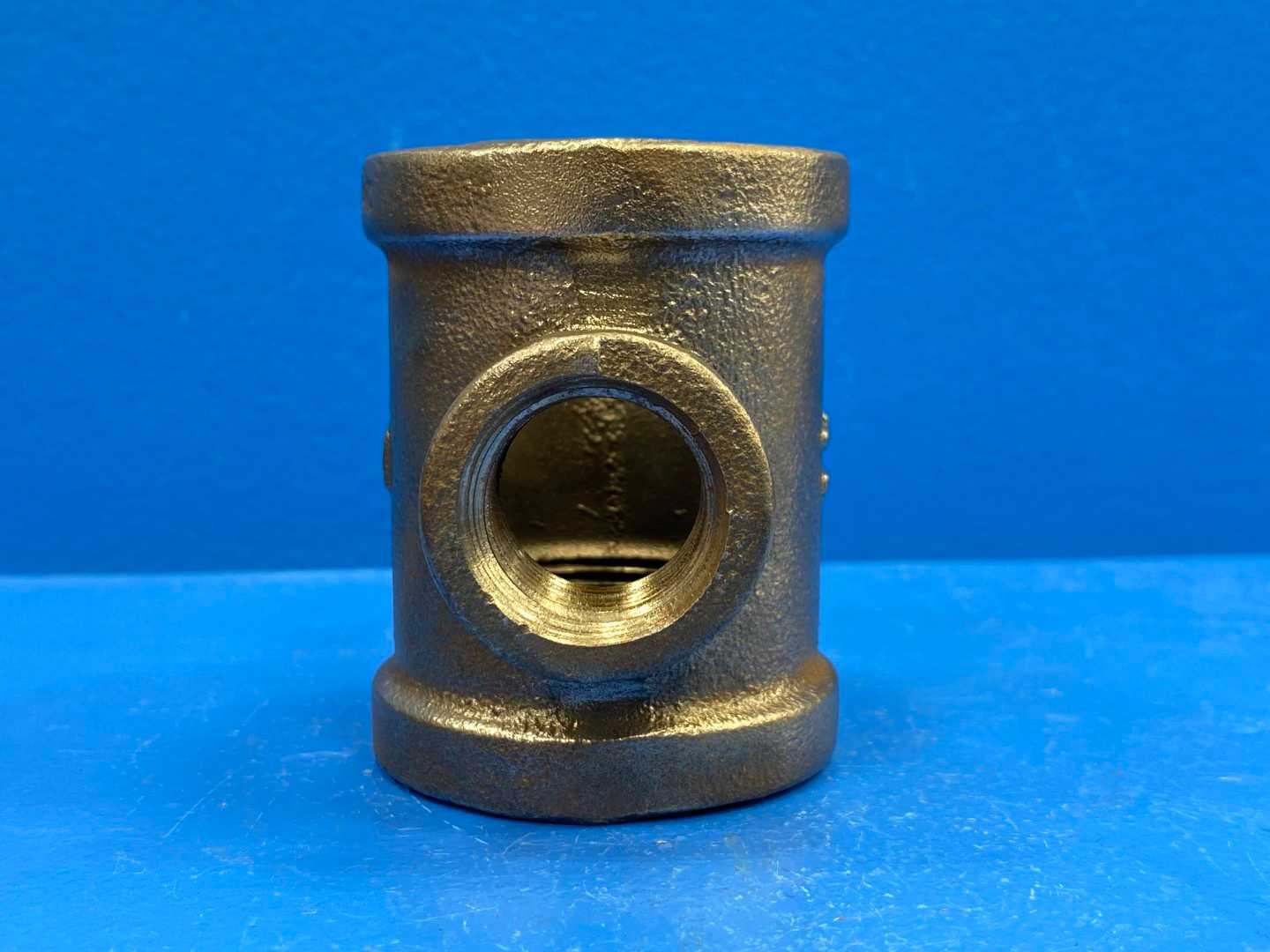 1-1/2" x 1-1/2" x 3/4" F-NPT 150 lb. Black Malleable Iron Reducing Tee (466384)