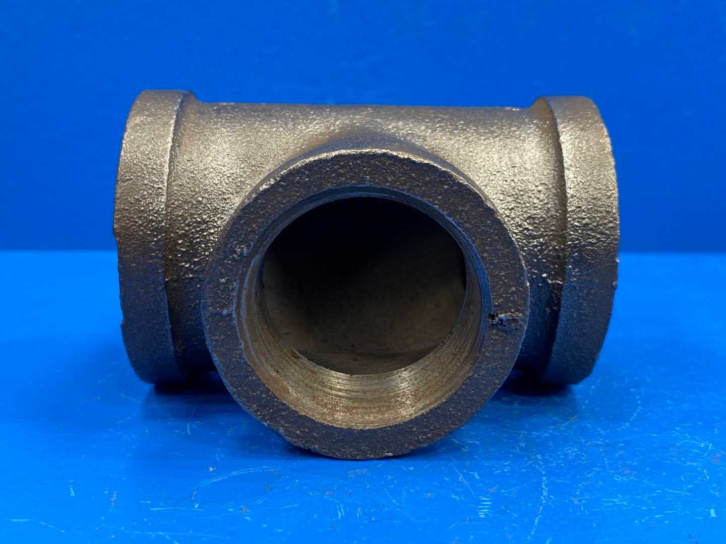 1-1/2" x 1-1/4" x 1-1/2" F-NPT 150 lb. Black Malleable Iron Reducing Tee (466127