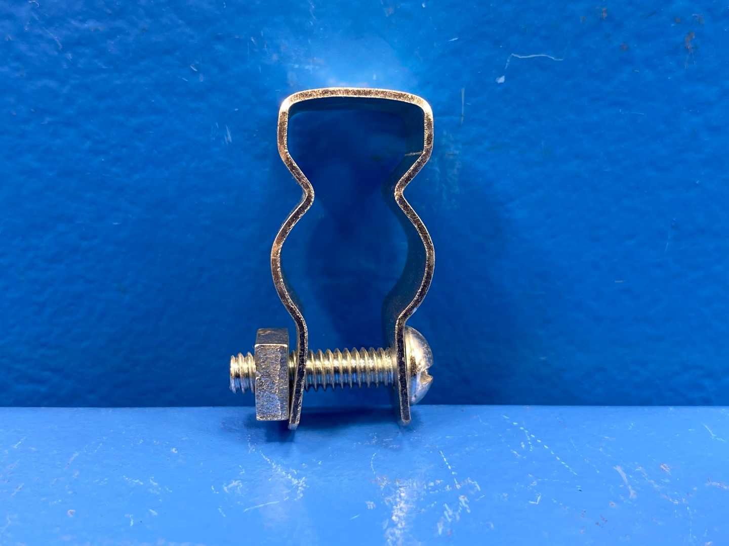 3/8"-1/2" Rigid 1/2" EMT Pipe and Conduit Hanger (1144540)