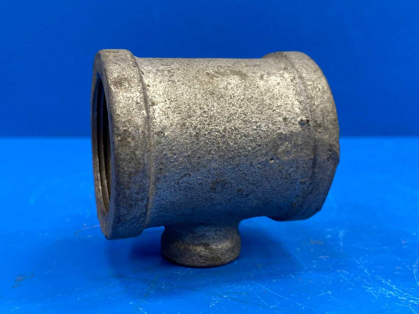 1-1/4" x 1-1/4" x 3/8" NPSC 150 lb Galv Mal Iron Reducing Pipe Tee (Dom) (66907)