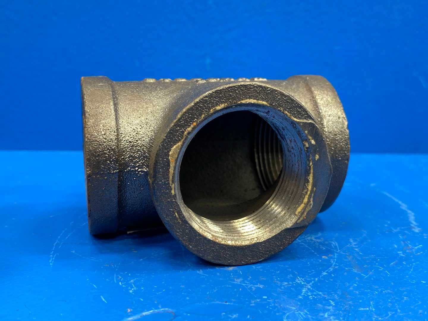 1-1/4" F-NPT 150 lb Black Malleable Iron Pipe Tee (466316)