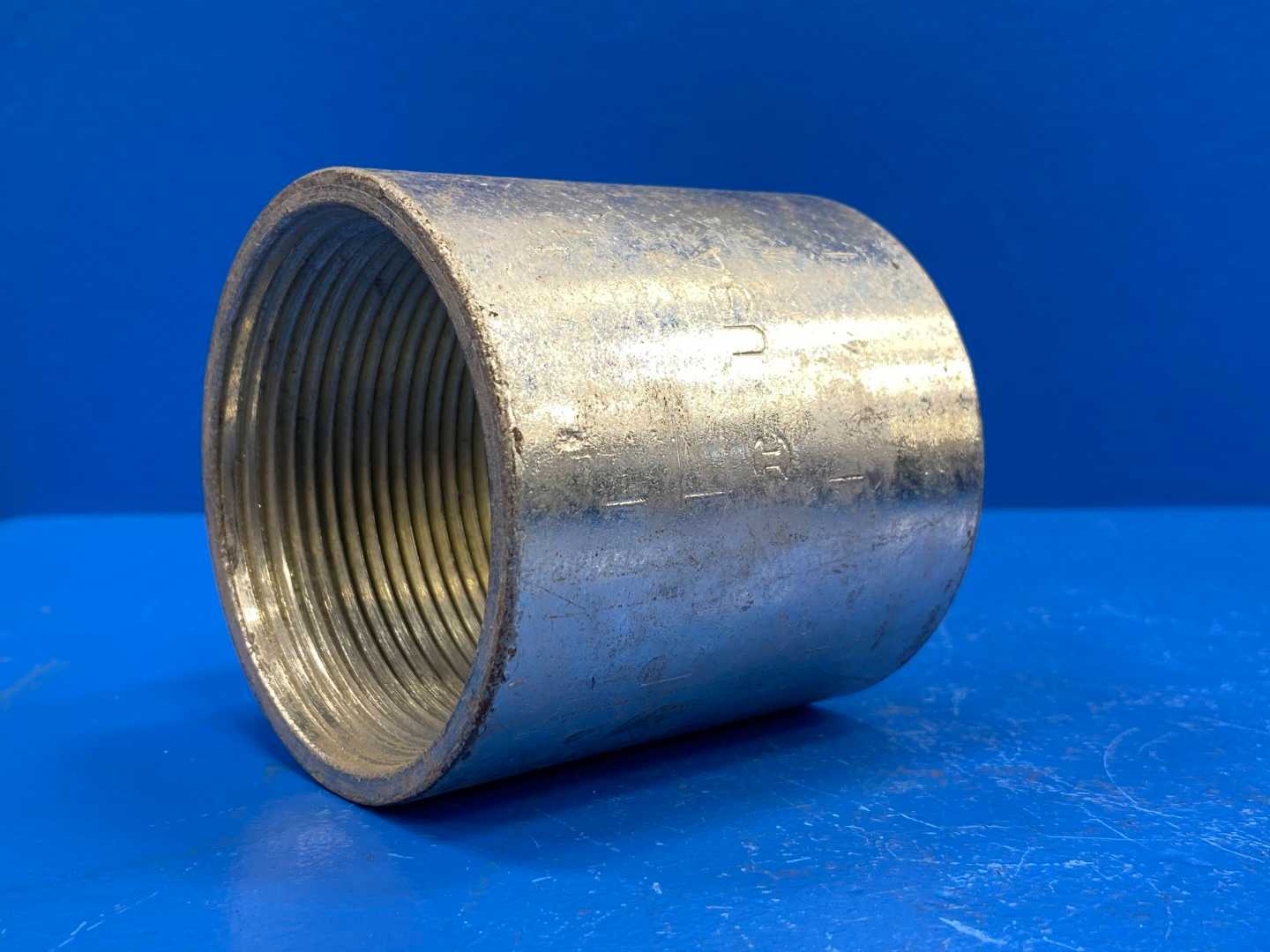 2-1/2" NPT Zinc Plated Merchant Steel Full Coupling (466654)
