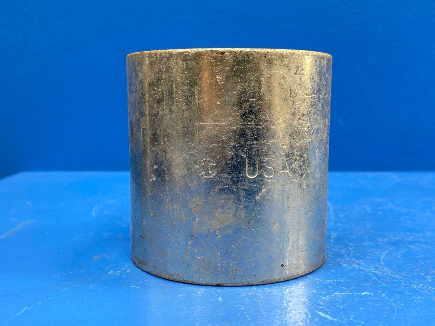 2-1/2" NPT Zinc Plated Merchant Steel Full Coupling (466654)