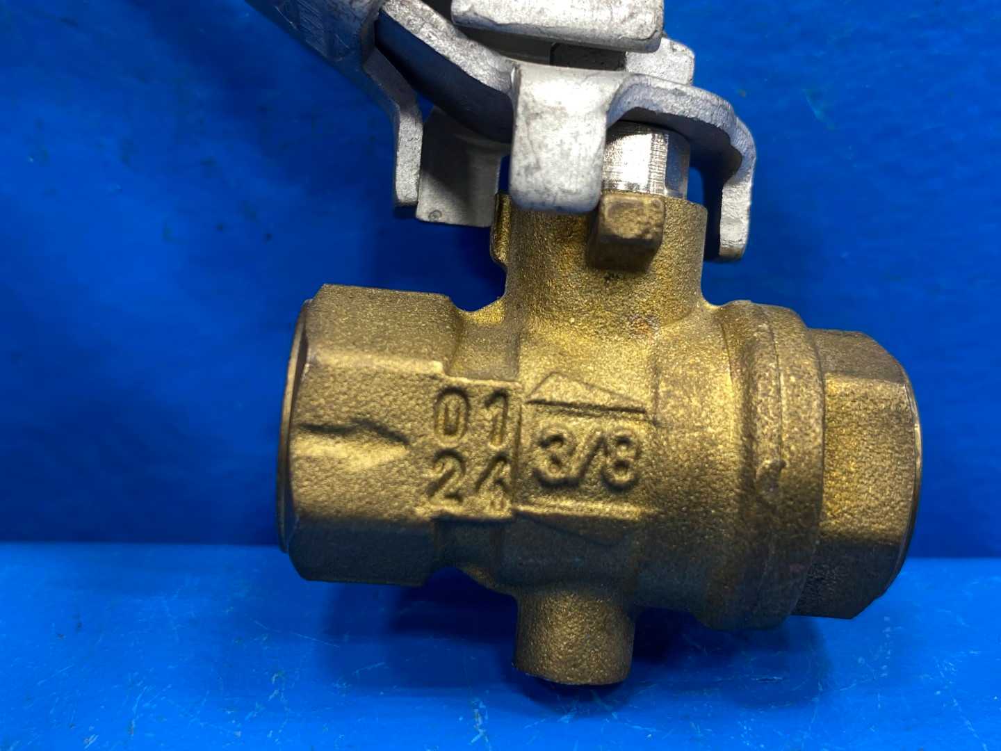 3/8" F-NPTxF-NPT Vented Exhaust w/ Lockable Handle Rub s93 Ball Valve (0427042)