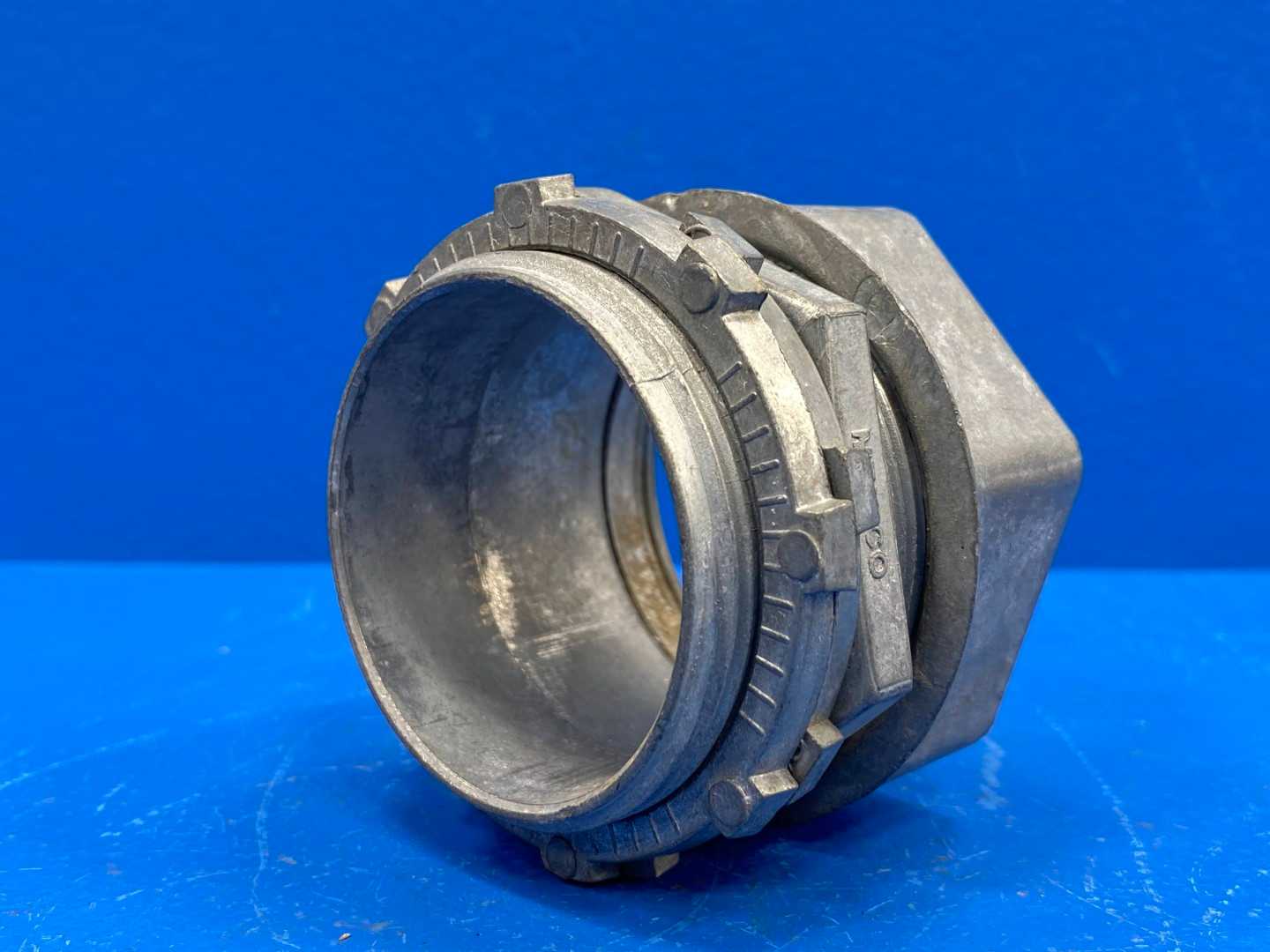 2" Conduit Connector EMT Die Cast Zinc (00124354) (MSCdirect)