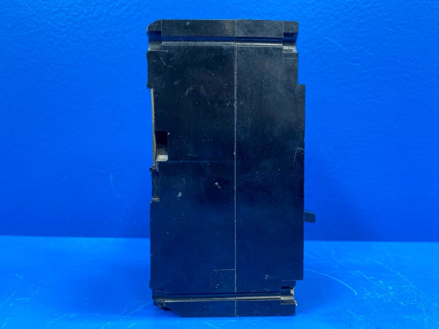 Square D FA26100AC Circuit Breaker