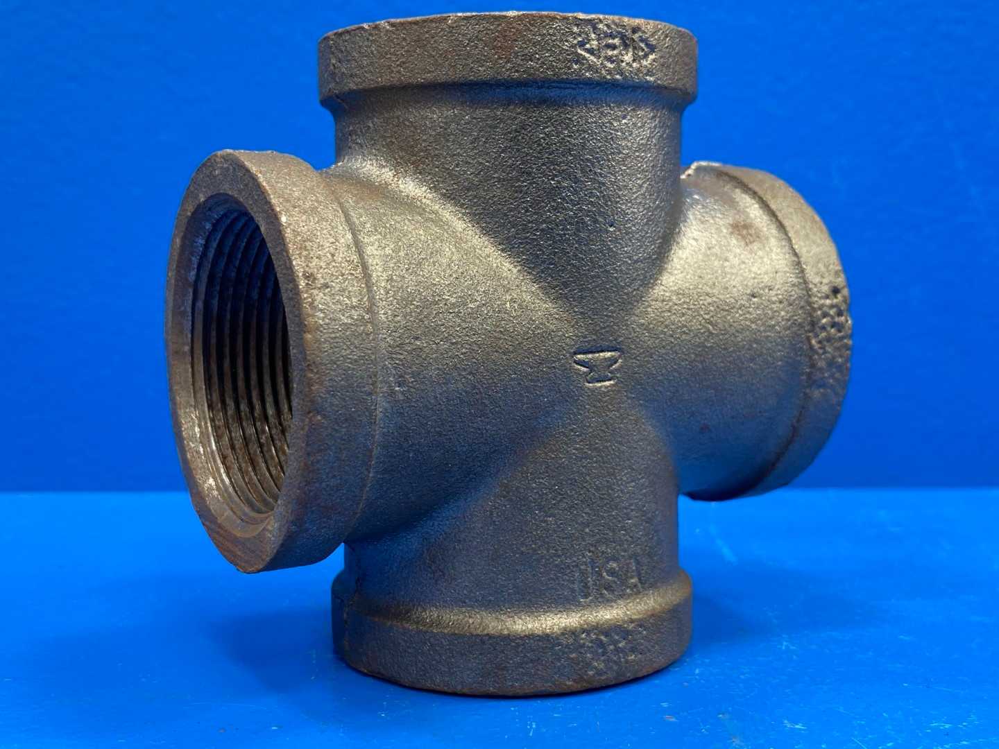 1-1/2" NPSC 150 lb. Black Malleable Iron Pipe Cross (Domestic) (66972)