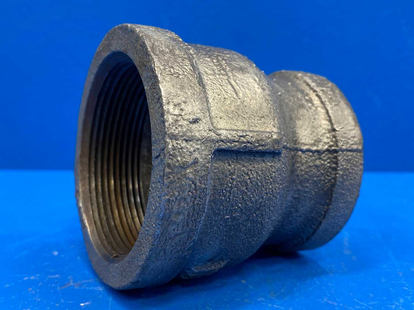 2" x 1-1/2" 150 lb Black Malleable Iron Reducer Pipe Coupling (66259)