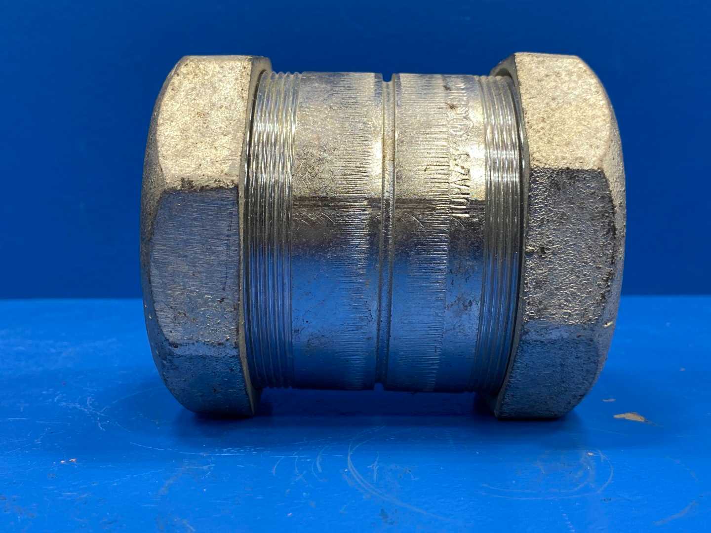 3" EMT Compression Steel Coupling (Topaz-USA) (668S)