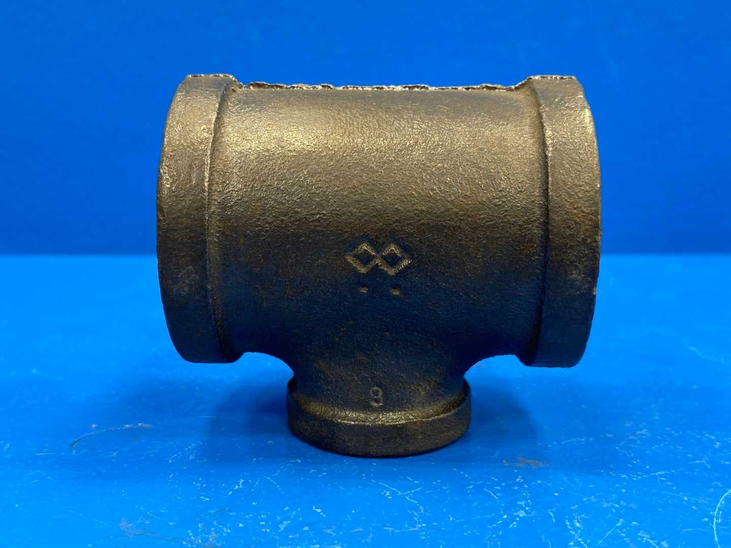 1-1/4" x 1-1/4" x 3/4" F-NPT 150 lb Black Malleable Iron Reducing Tee (466381)