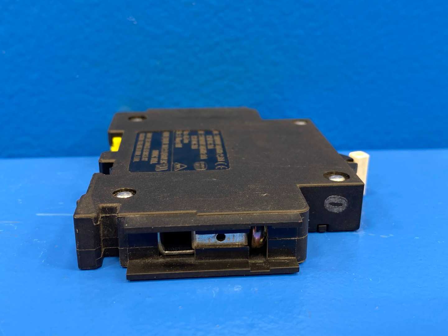 CBI QY-N10-1(13) 10A 1 Pole Circuit Breaker
