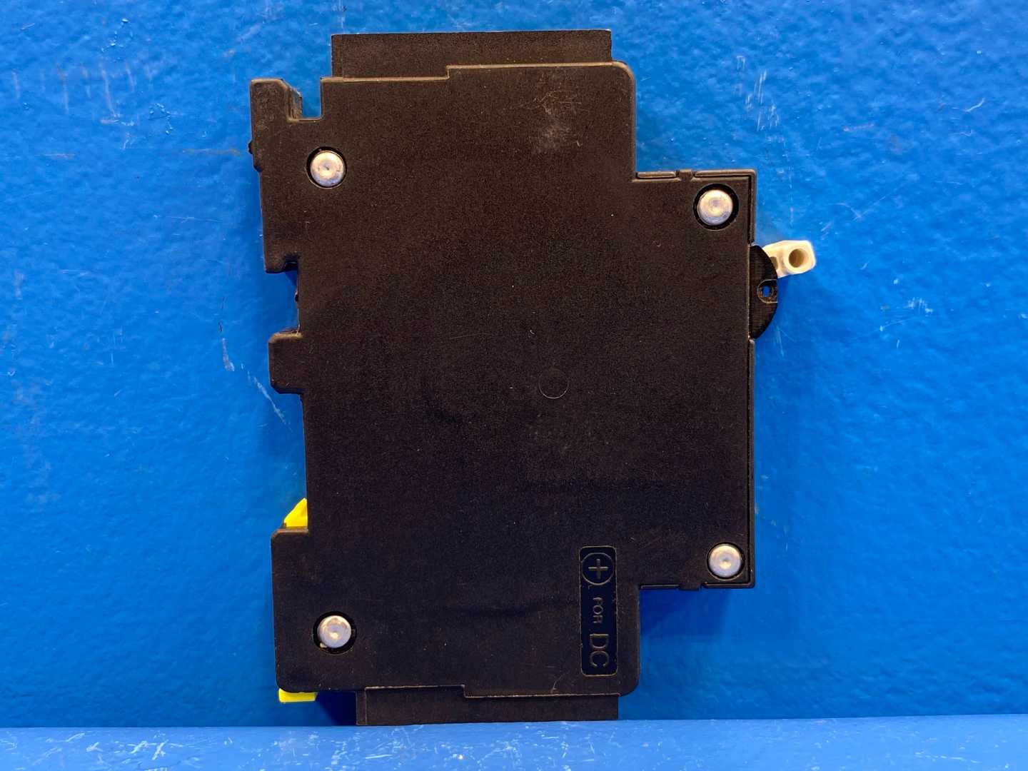 CBI QY-N10-1(13) 10A 1 Pole Circuit Breaker