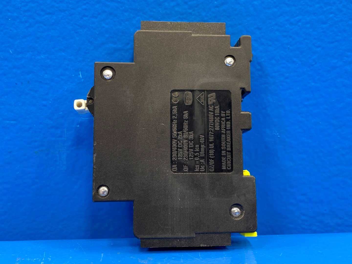 CBI QY-N10-1(13) 8A 1 Pole Circuit Breaker