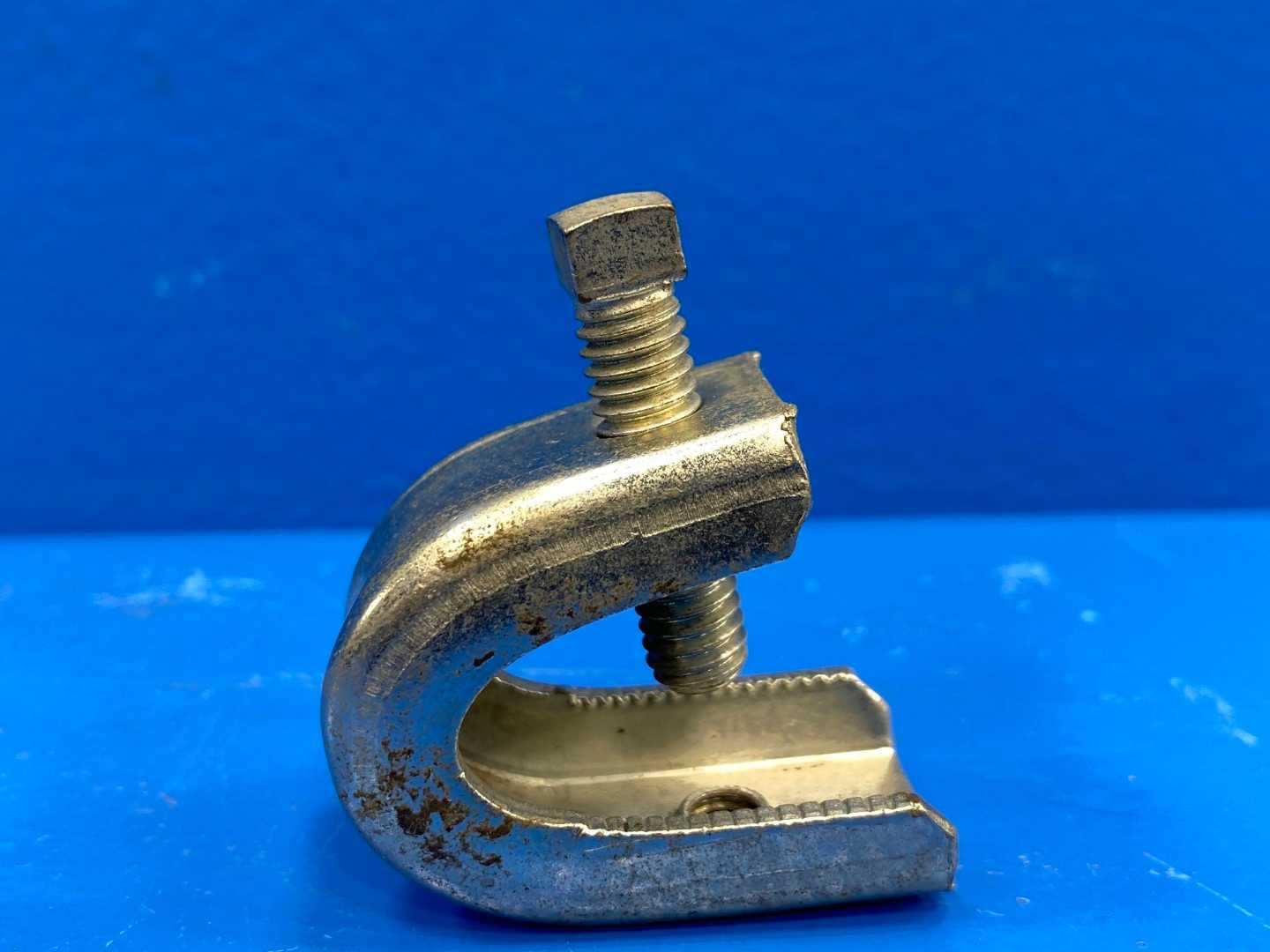 1/2 Jaw Opening 1/4-20 Screw Diameter 1" Universal Beam Clamp (44620)