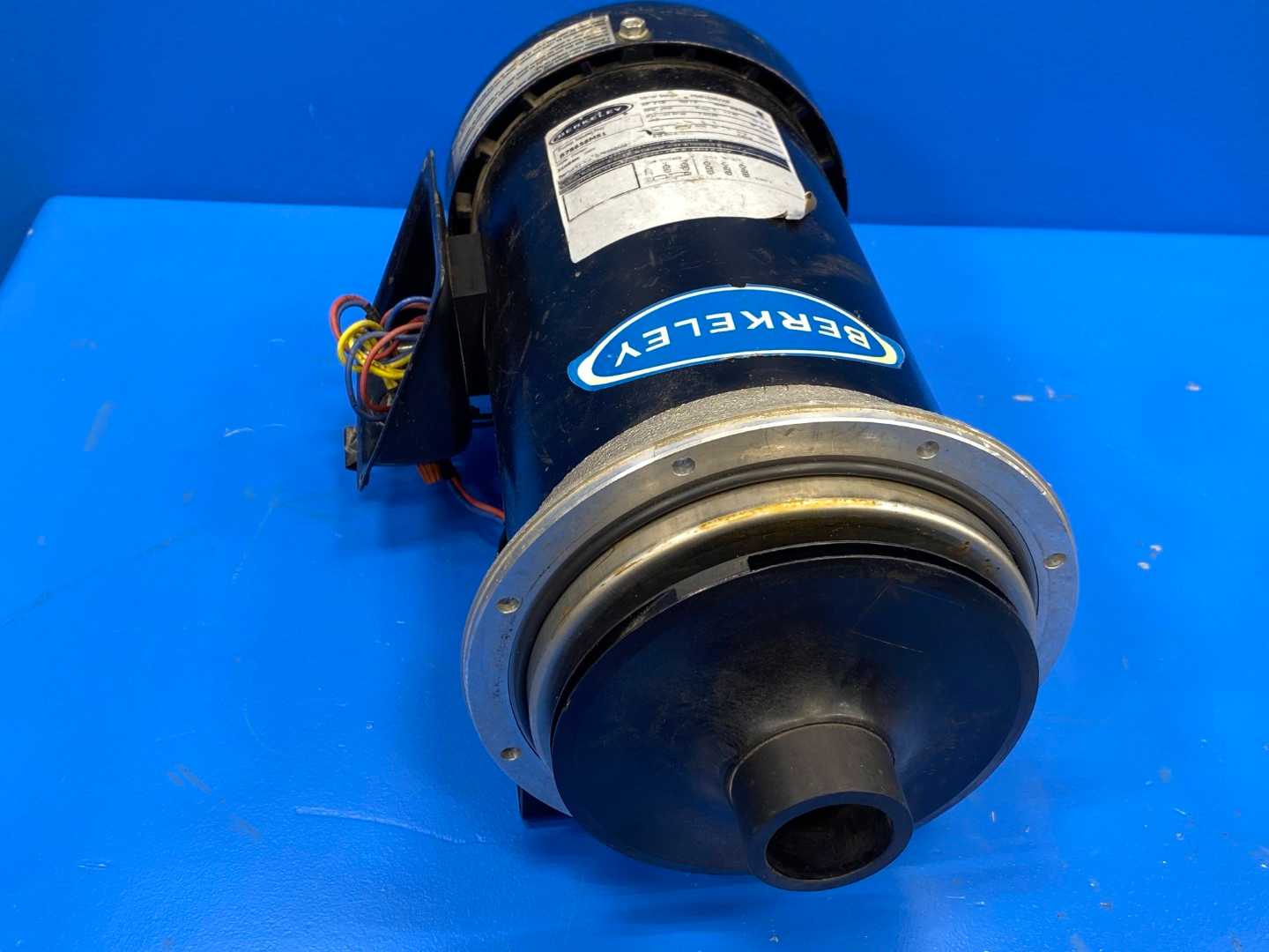 Berkeley B78658MS1/ P56N2SE7A5 Centrifugal Pump 2.5HP Missing Cover