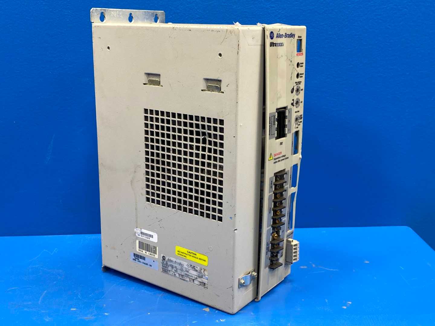 Allen-Bradley Ultra 3000i Servo Drive 2098-DSD-HV030X-DN 230/460V AC