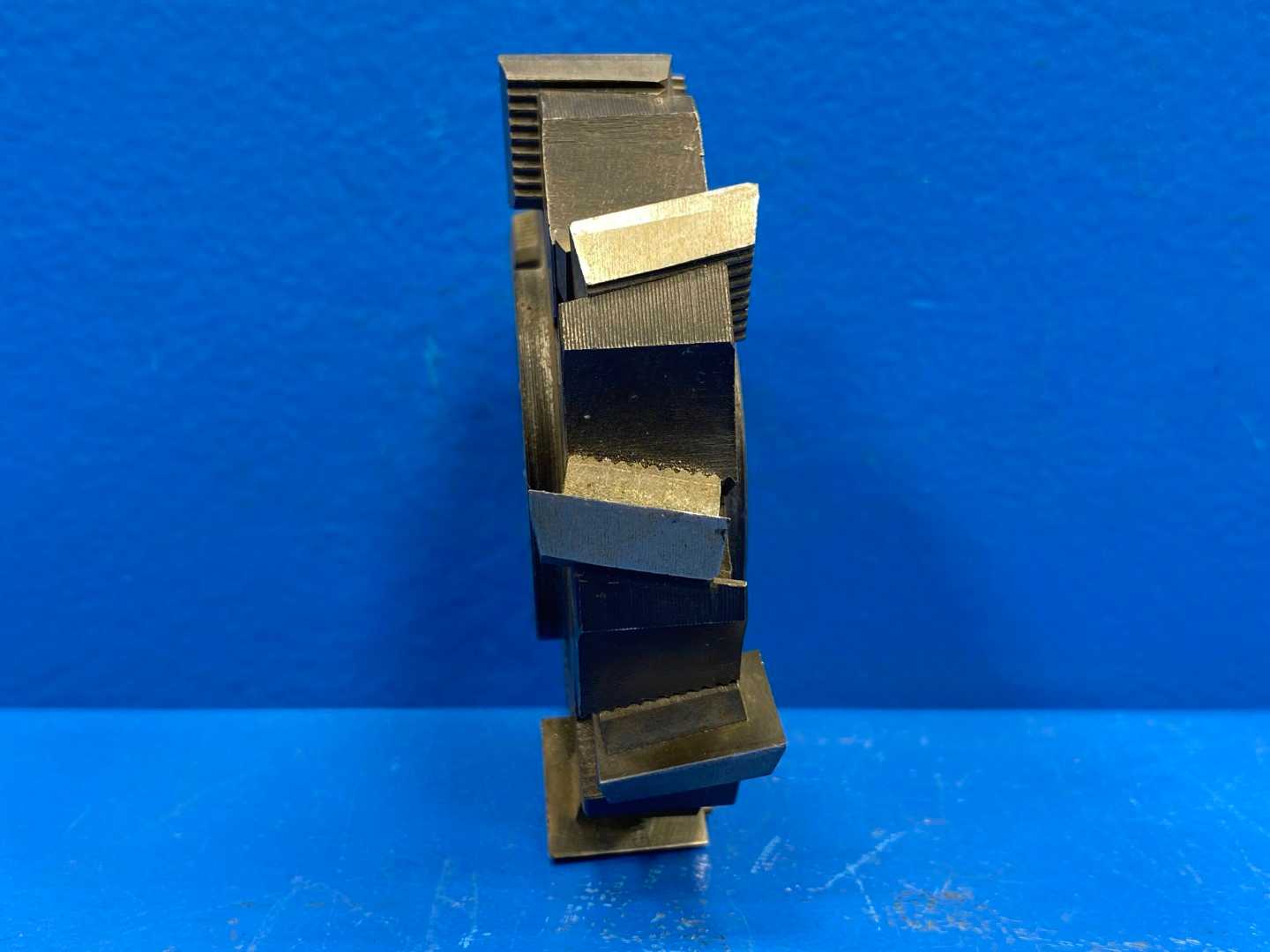 Valenite Staggered Tooth Cutter 1-3/8" Hole x 4" Diameter x 10 Teeth