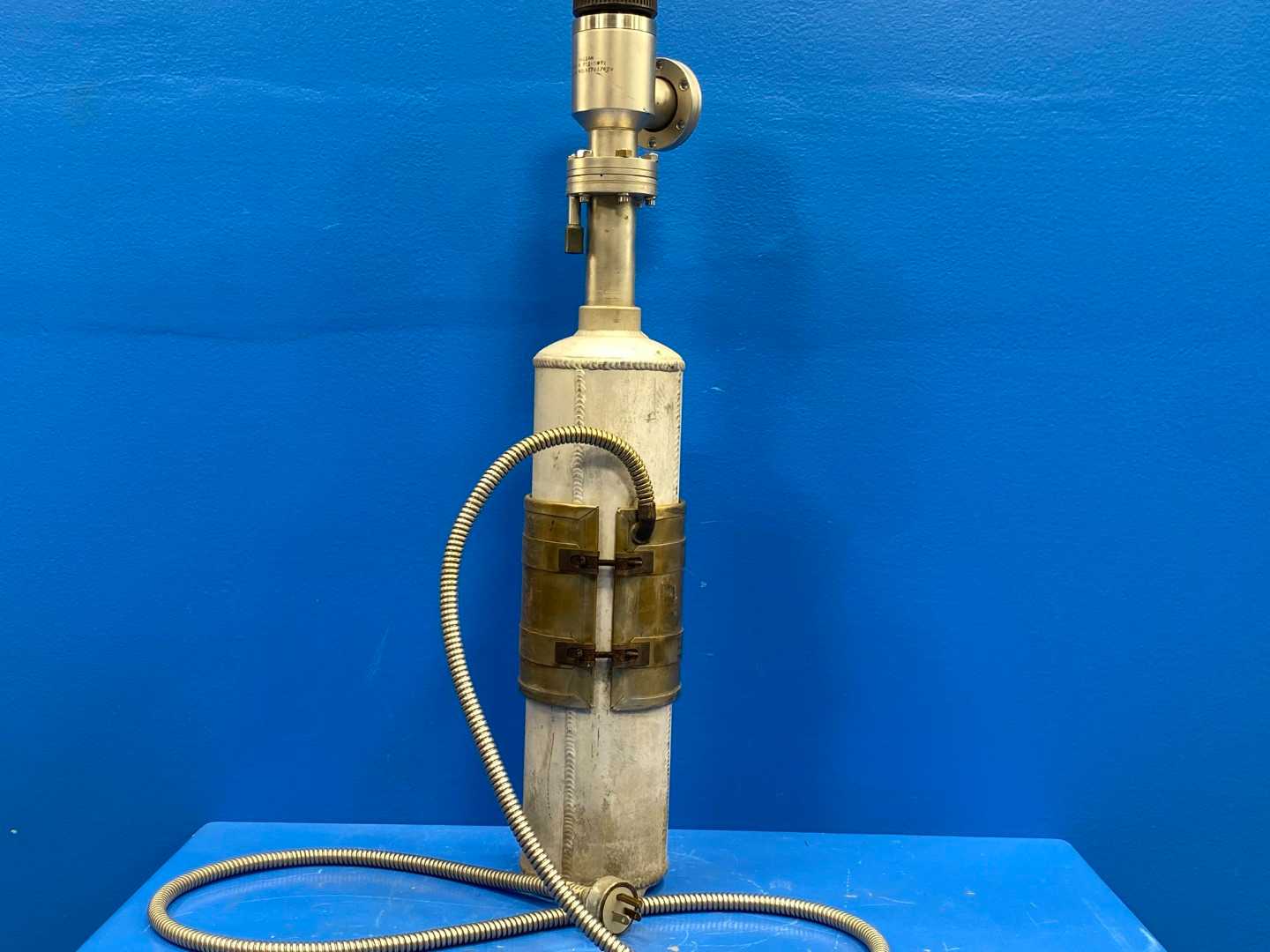 Varian Vacuum Pump 951-5091 with Manual Valve