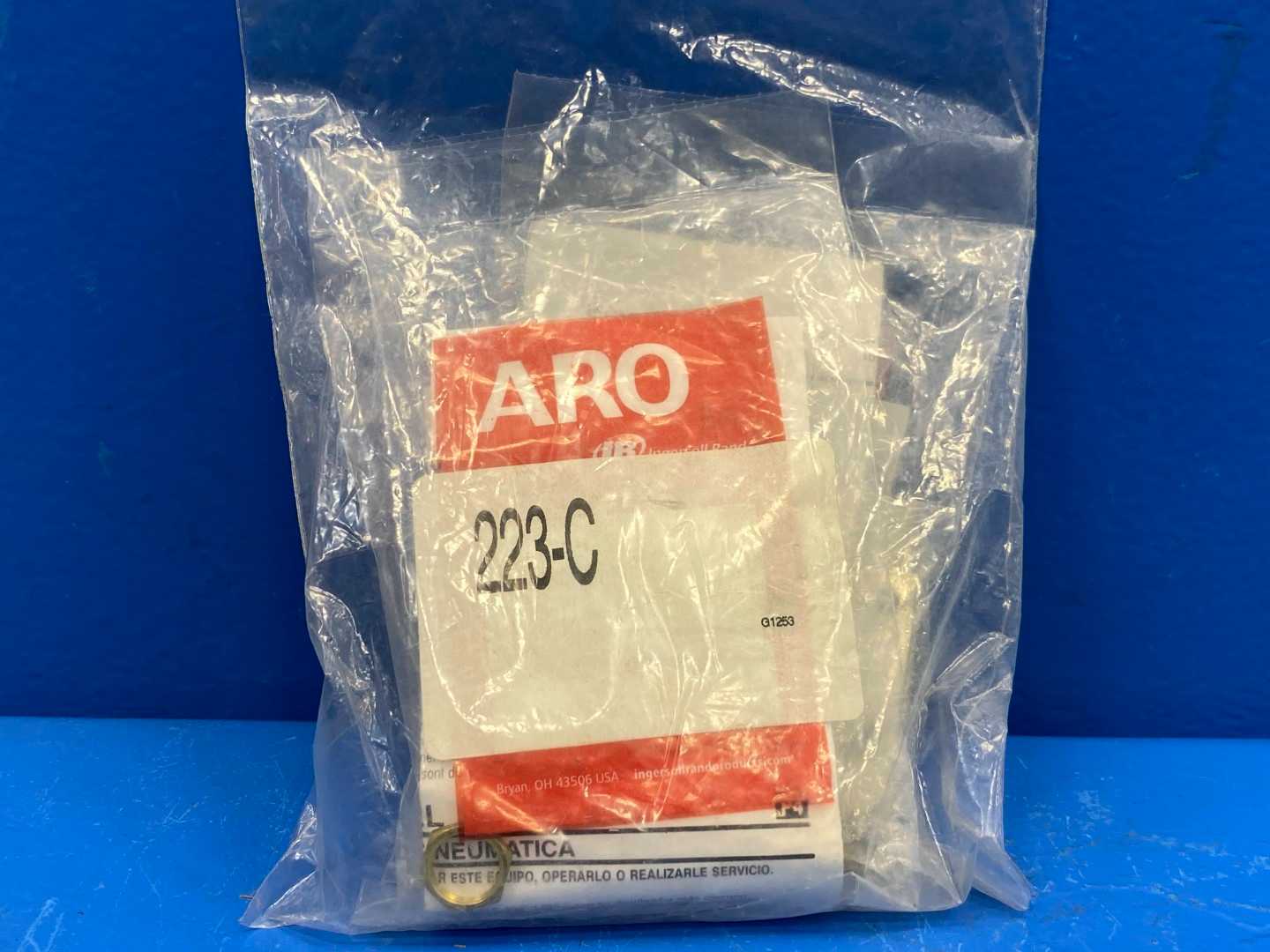 Aro/Ingersoll-Rand 3 Way Mechanically Operated Valve 223-C