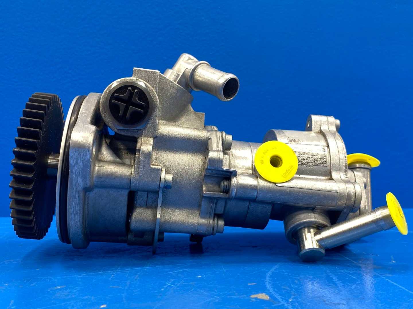 MWM 7002662C1 Tandem Hydraulic Steering Pump