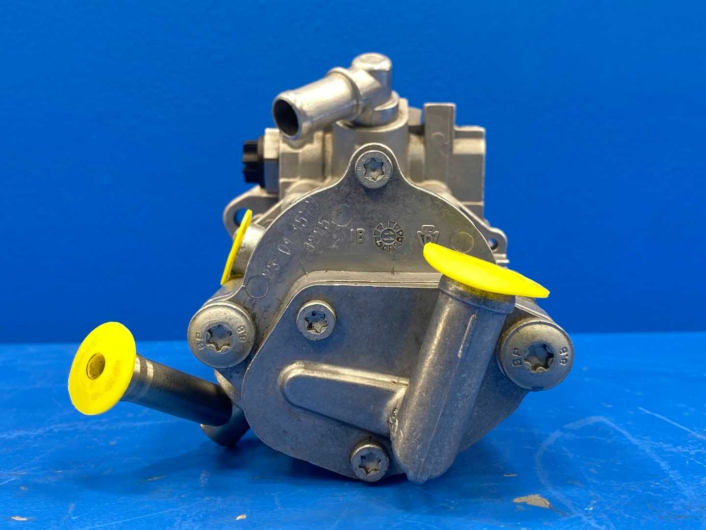 MWM 7002662C1 Tandem Hydraulic Steering Pump