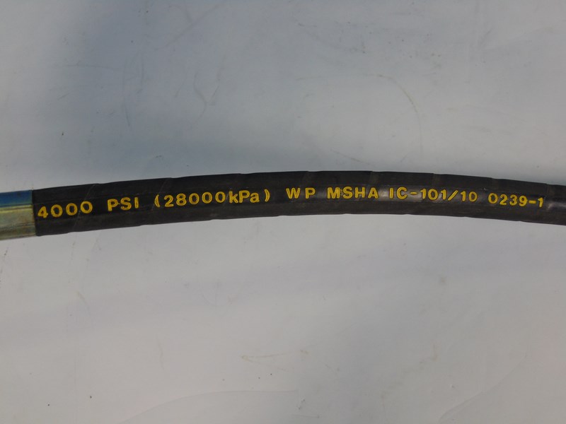 Hydraulic Hose 4000psi 0239-1 (1 1/4") X 26"