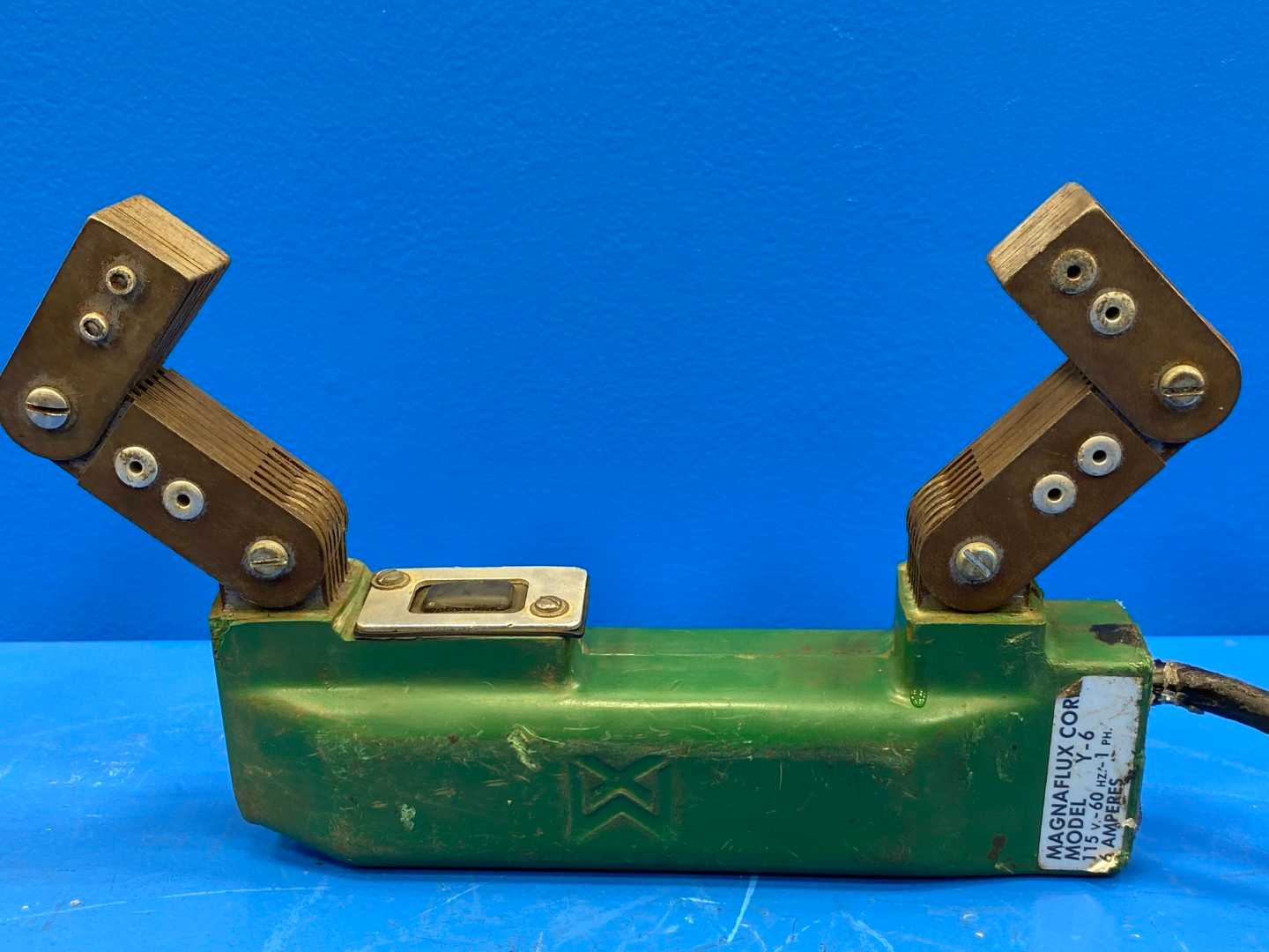 MAGNAFLUX Electromagnetic Yoke Y-6
