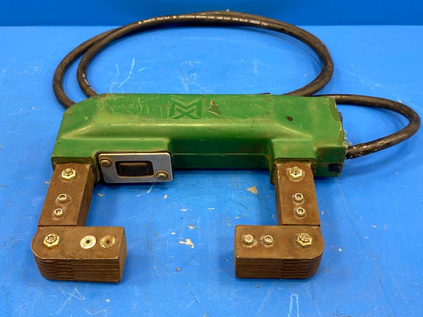 MAGNAFLUX Electromagnetic Yoke Y-6