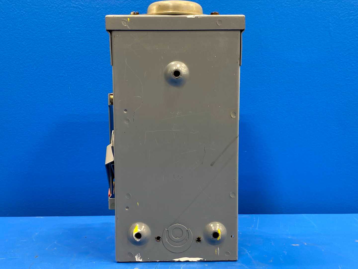  30 Amp Square D H-221-NRB Safety Switch Series E1 3R NEMA 7.5 HP 240VAC