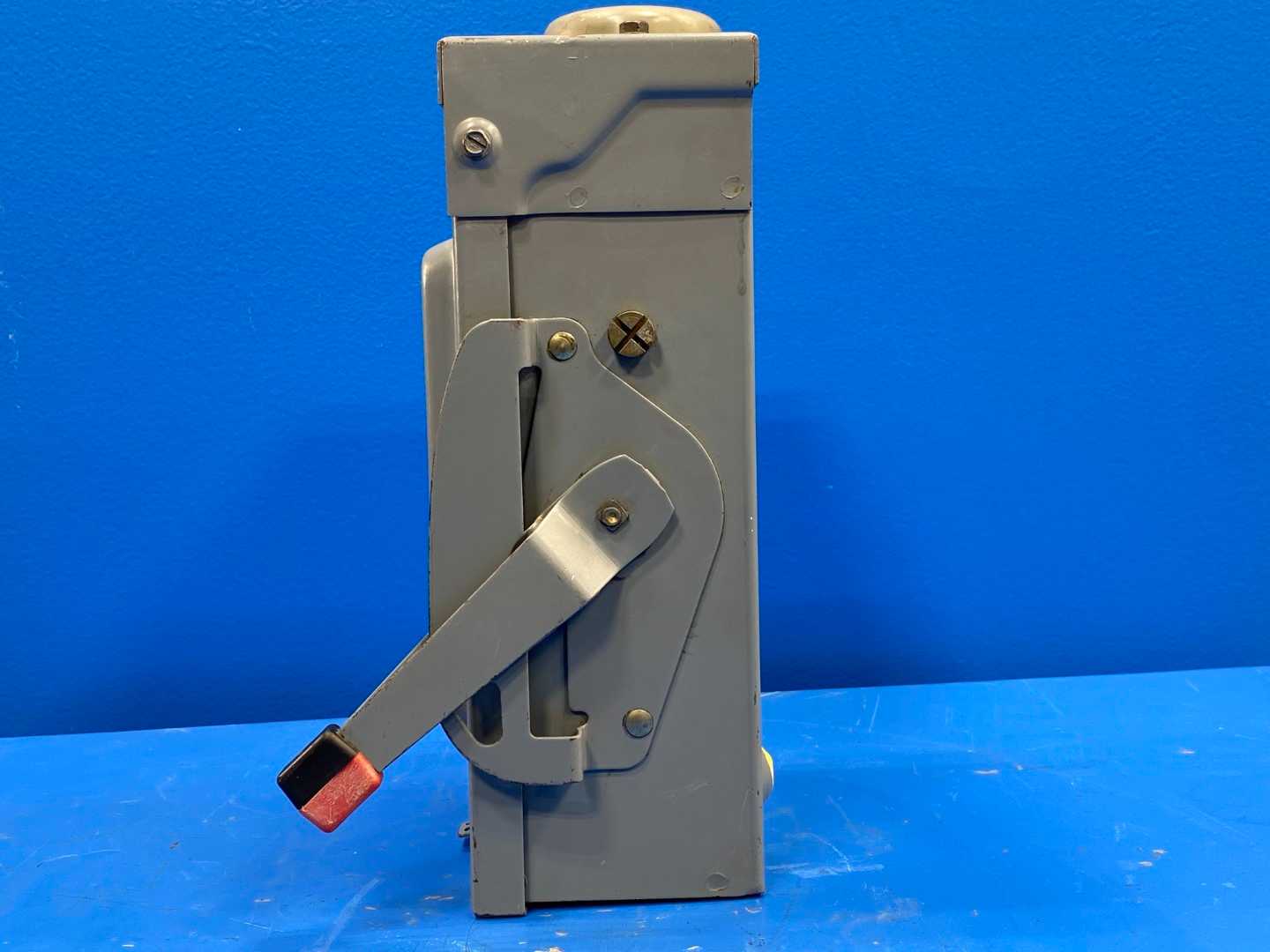  30 Amp Square D H-221-NRB Safety Switch Series E1 3R NEMA 7.5 HP 240VAC