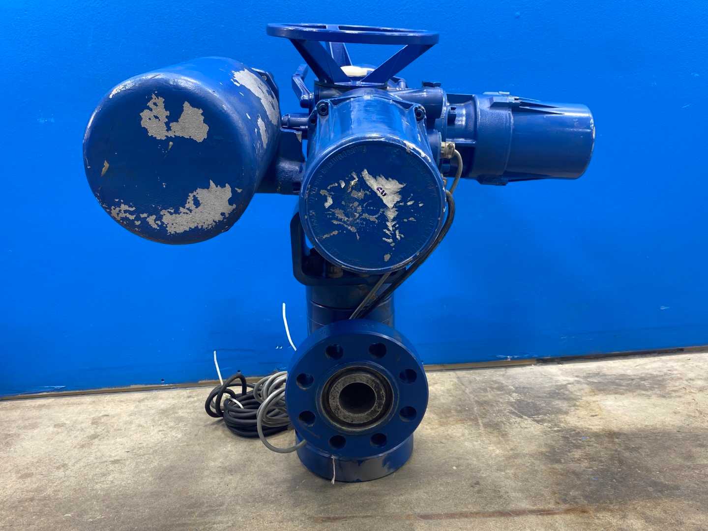 2 1/16" High Pressure FLOW VALVE API 5000 CWP R24 B-724 w BIFFI ACTUATORs M 05C 