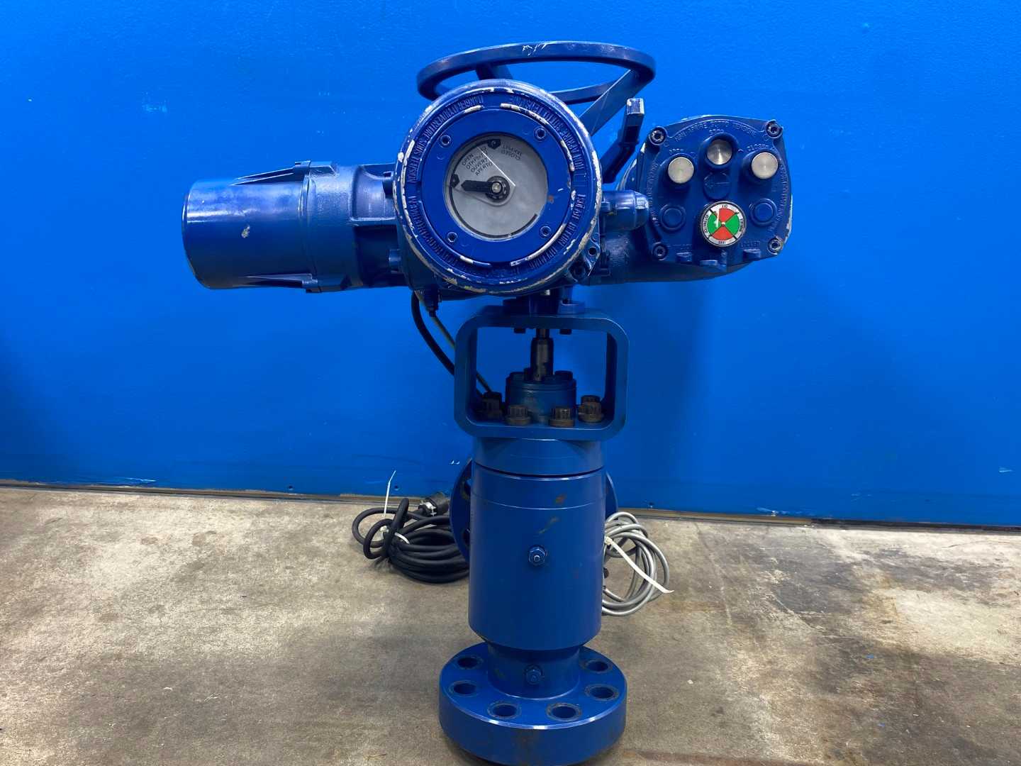 2 1/16" High Pressure FLOW VALVE API 5000 CWP R24 B-724 w BIFFI ACTUATORs M 05C 