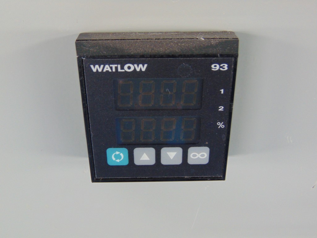ROBROY Industrial Enclosure AR-750049 12/13 w/ Mitsubishi FX-16MR (1) FX-2DA (2)