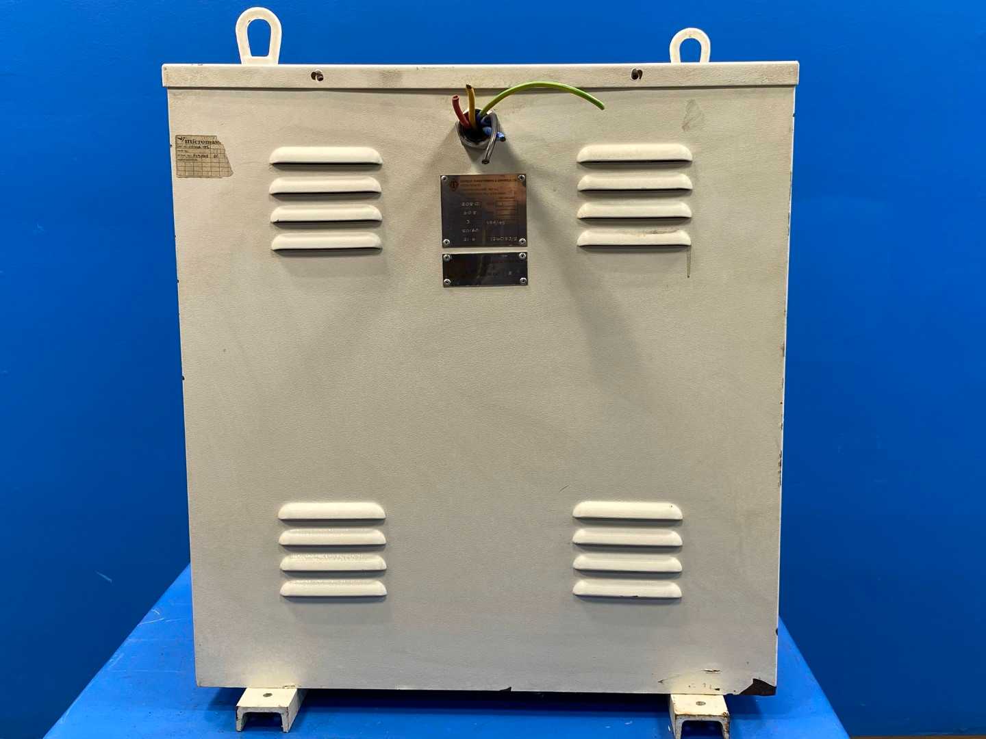 21/20 KVA 208/440 Express Transformer & Controllers VGA/185 