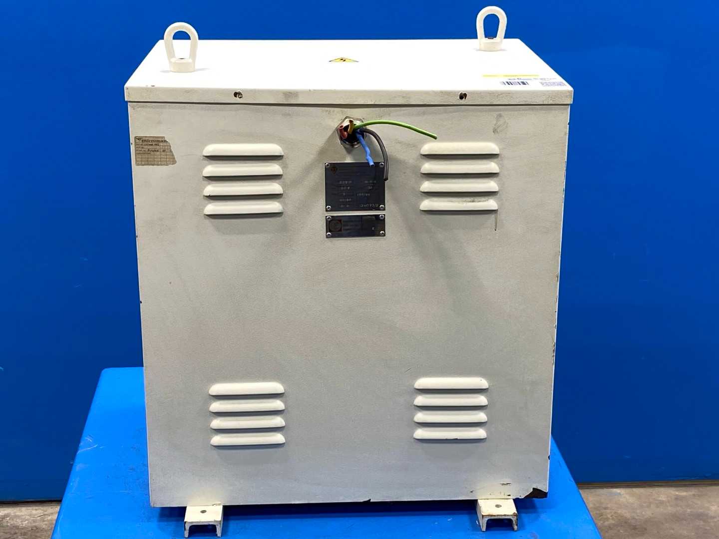 21/20 KVA 208/440 Express Transformer & Controllers VGA/185 