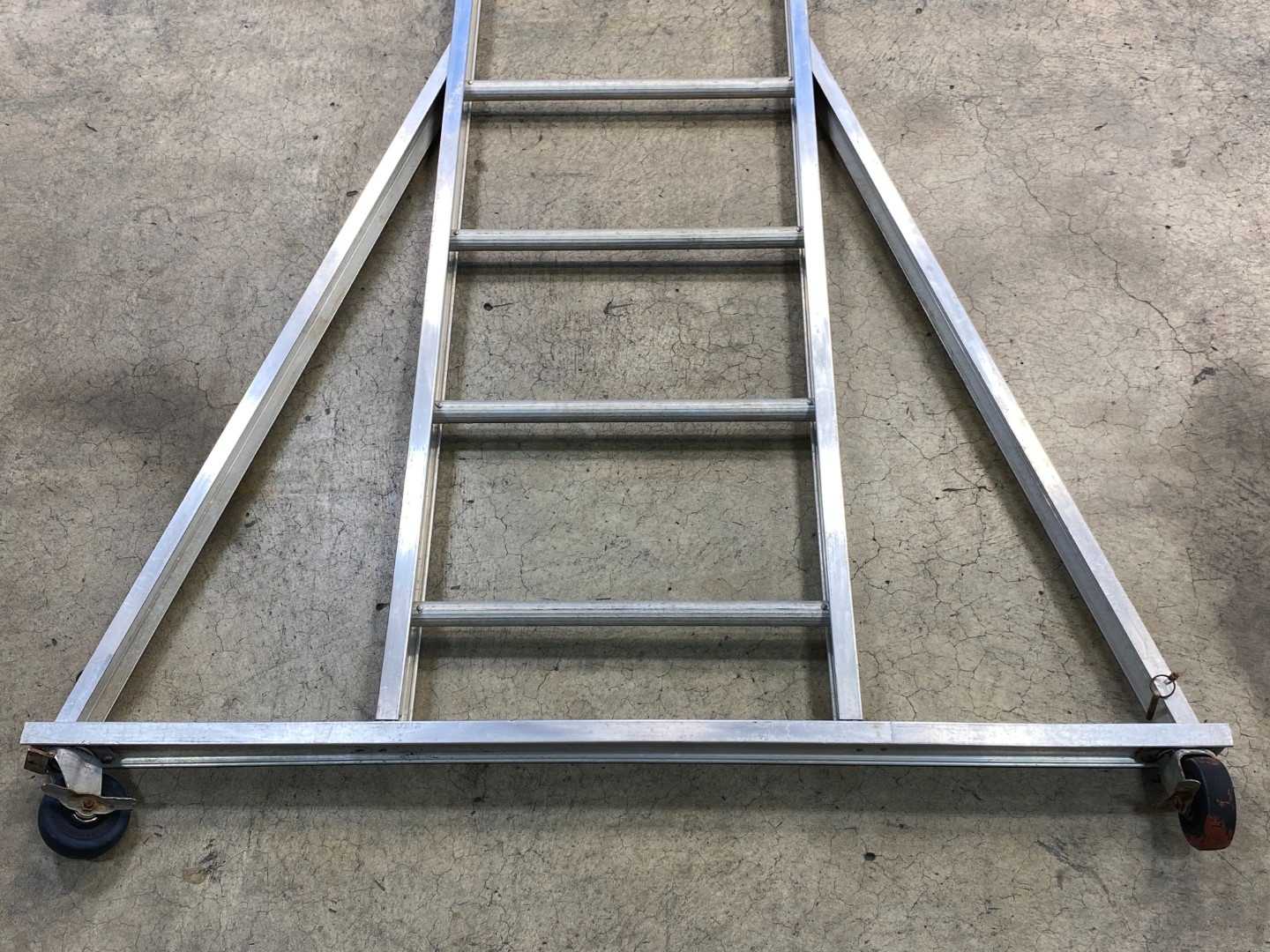 60Lx171Wx150H Louisville Scaffold Ladder and Scaffold Board 171Lx32Wx5H