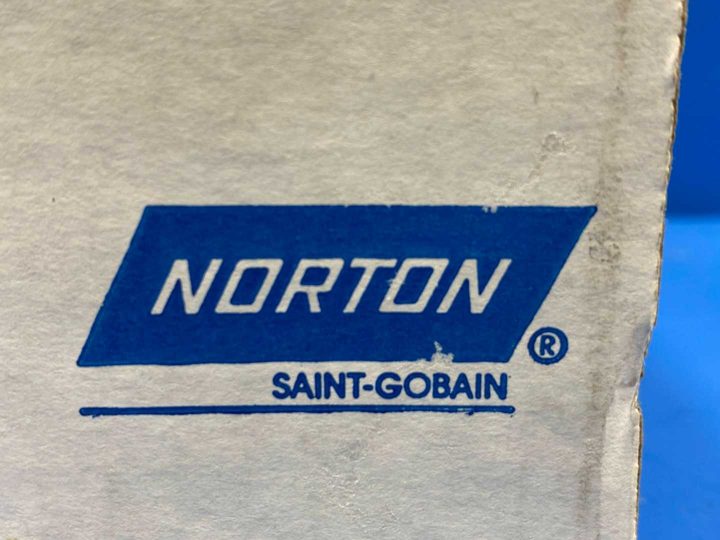 Norton R980P Grit 120 1/2" x 18" (Box of 50)