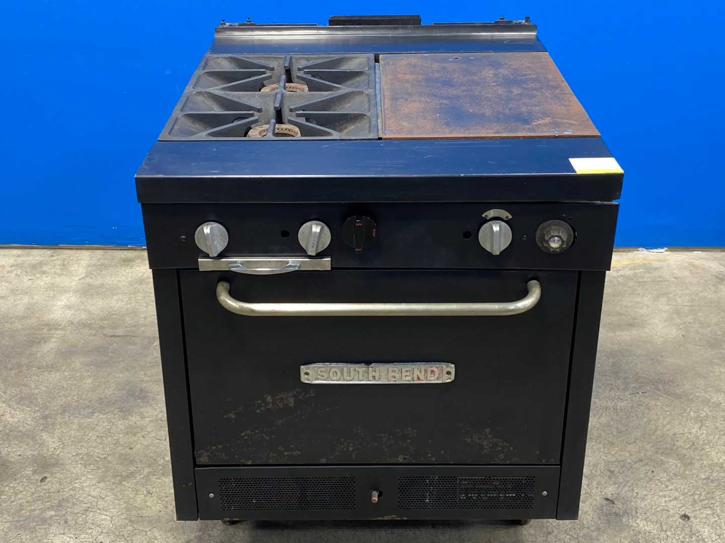 South Bend Model 1425 2 Star Burner Range with Griddle & Oven