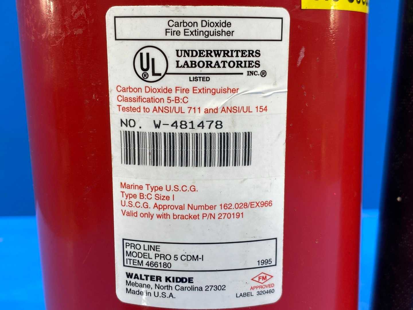 WALTER KIDDE Model Pro 5 BC 5 LB Fire Extinguisher