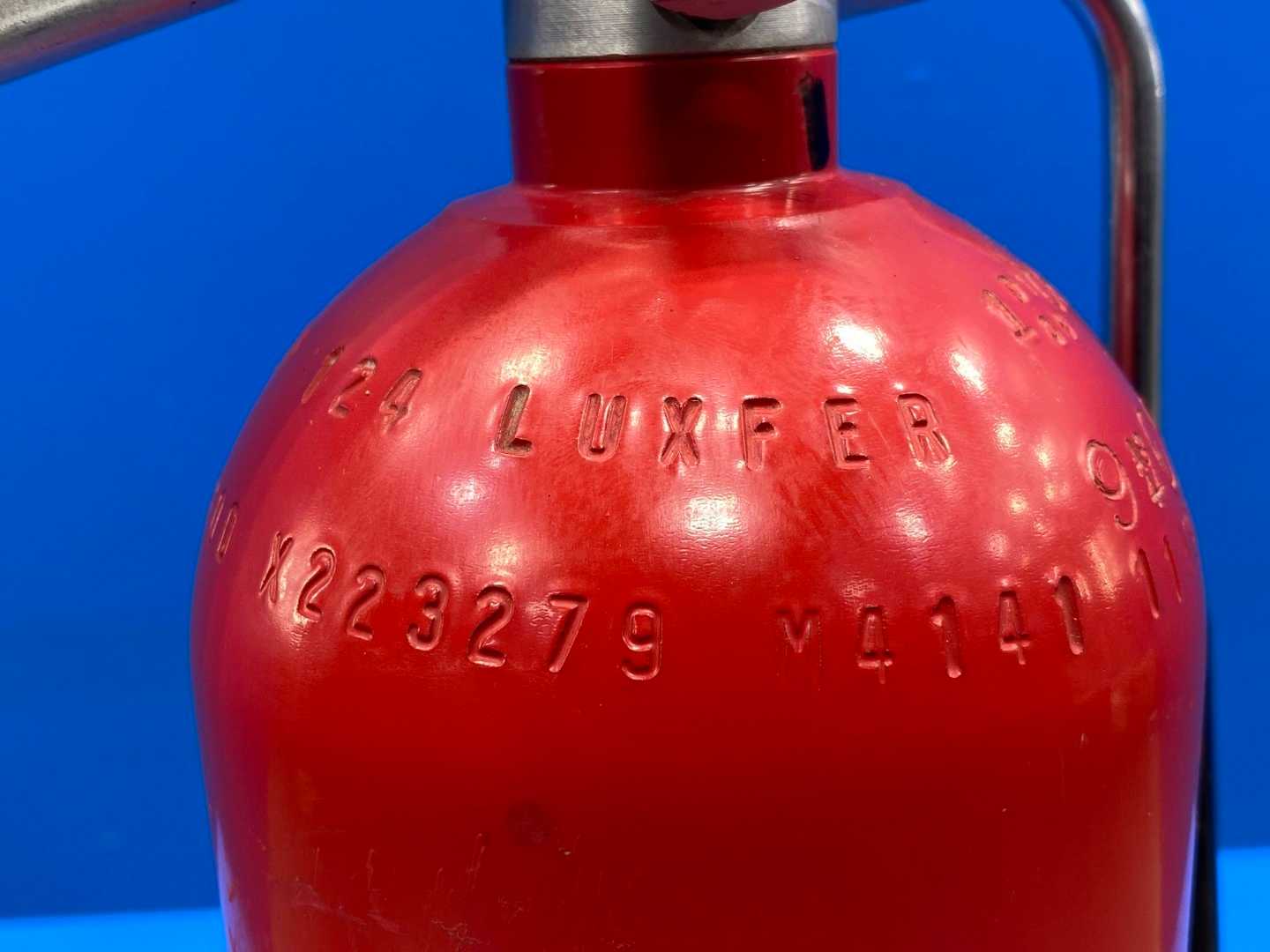 WALTER KIDDE Model Pro 5 BC 5 LB Fire Extinguisher