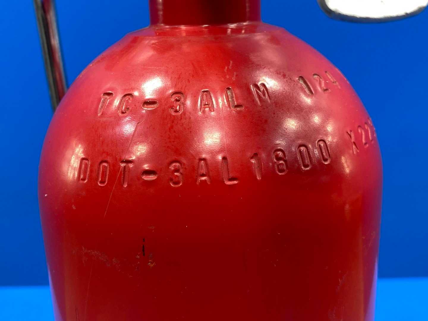 WALTER KIDDE Model Pro 5 BC 5 LB Fire Extinguisher