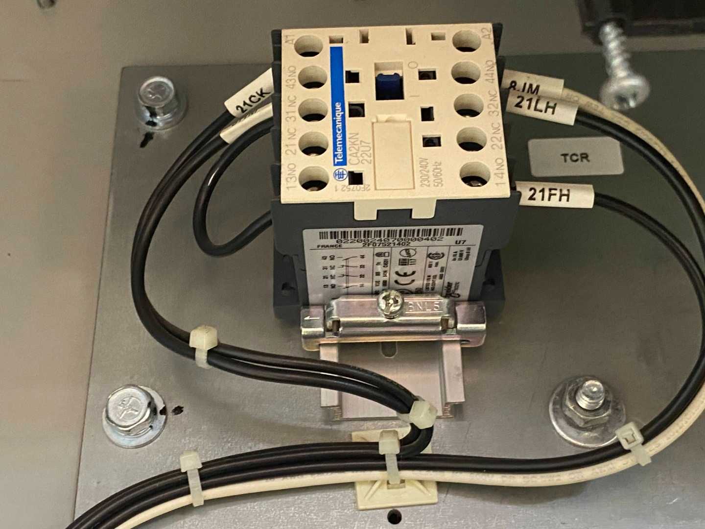 Toshiba G3 B451K40CCI Transistor Inverter - VTI30S3-451KP12 ASD/VFD - High-Efficiency Power Control