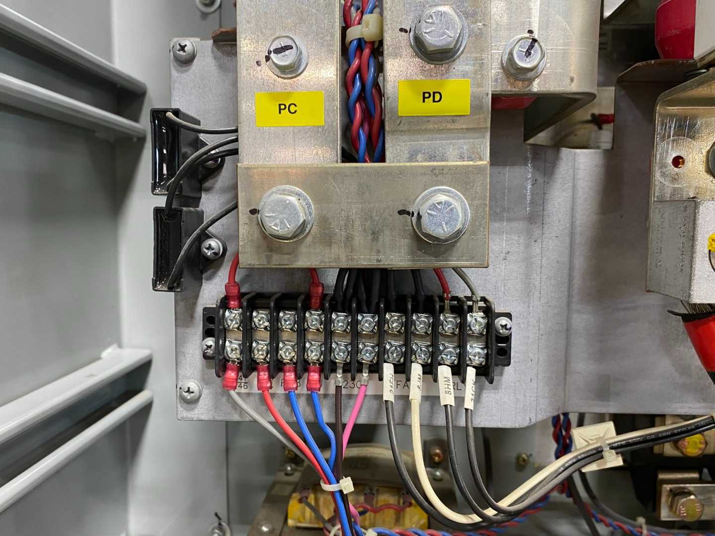Toshiba G3 B451K40CCI Transistor Inverter - VTI30S3-451KP12 ASD/VFD - High-Efficiency Power Control