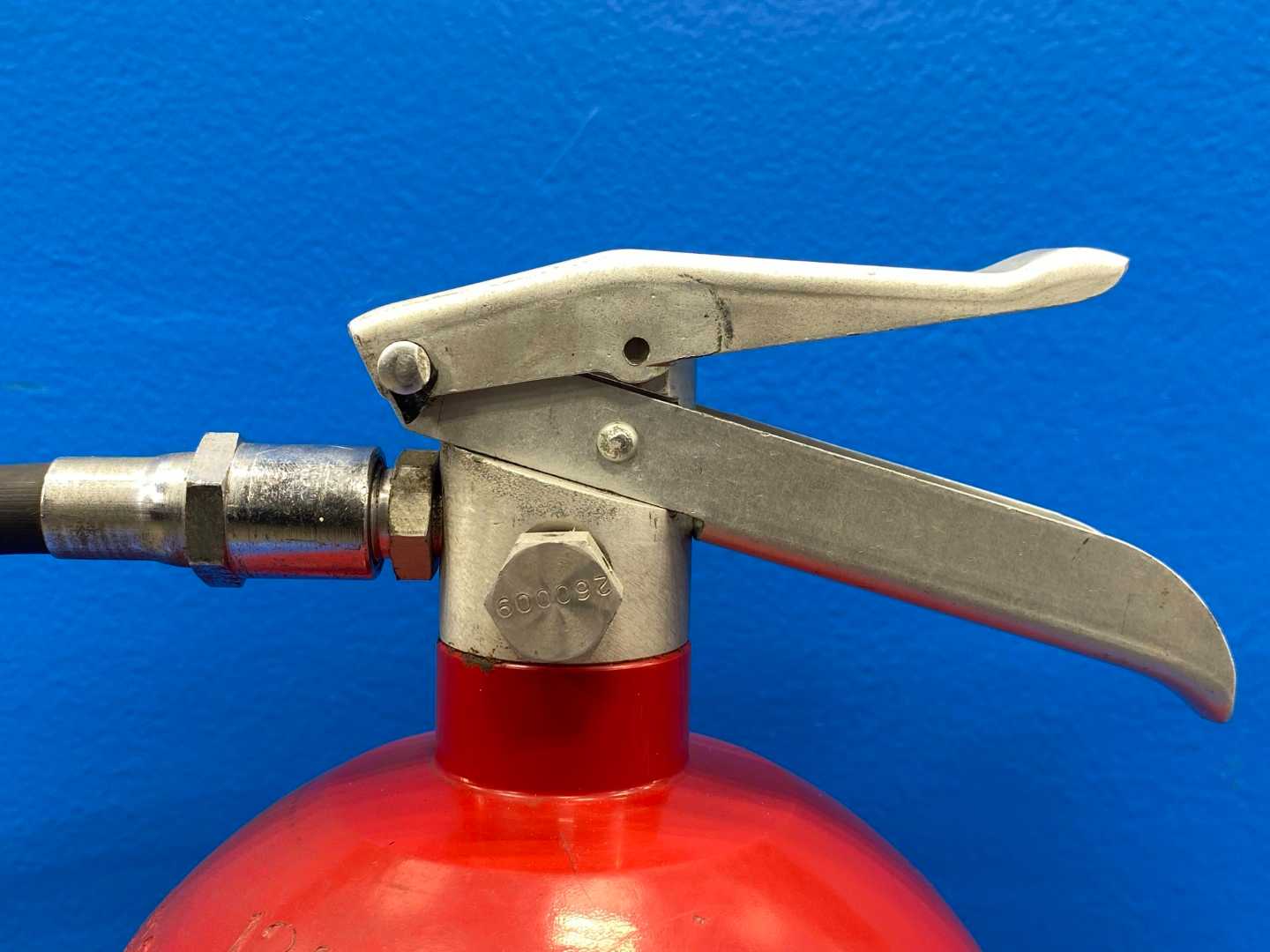 WALTER KIDDIE Model Pro 15 BC 15LB Fire Extinguisher