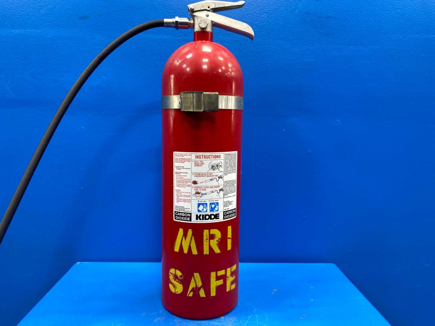 WALTER KIDDIE Model Pro 15 BC 15LB Fire Extinguisher