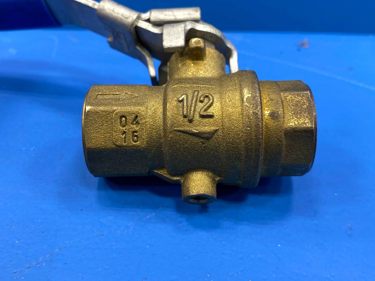 1/4" F-NPTxF-NPT Vented Exhaust w/ Lockable Handle Rub s93 Ball Valve (0427041)