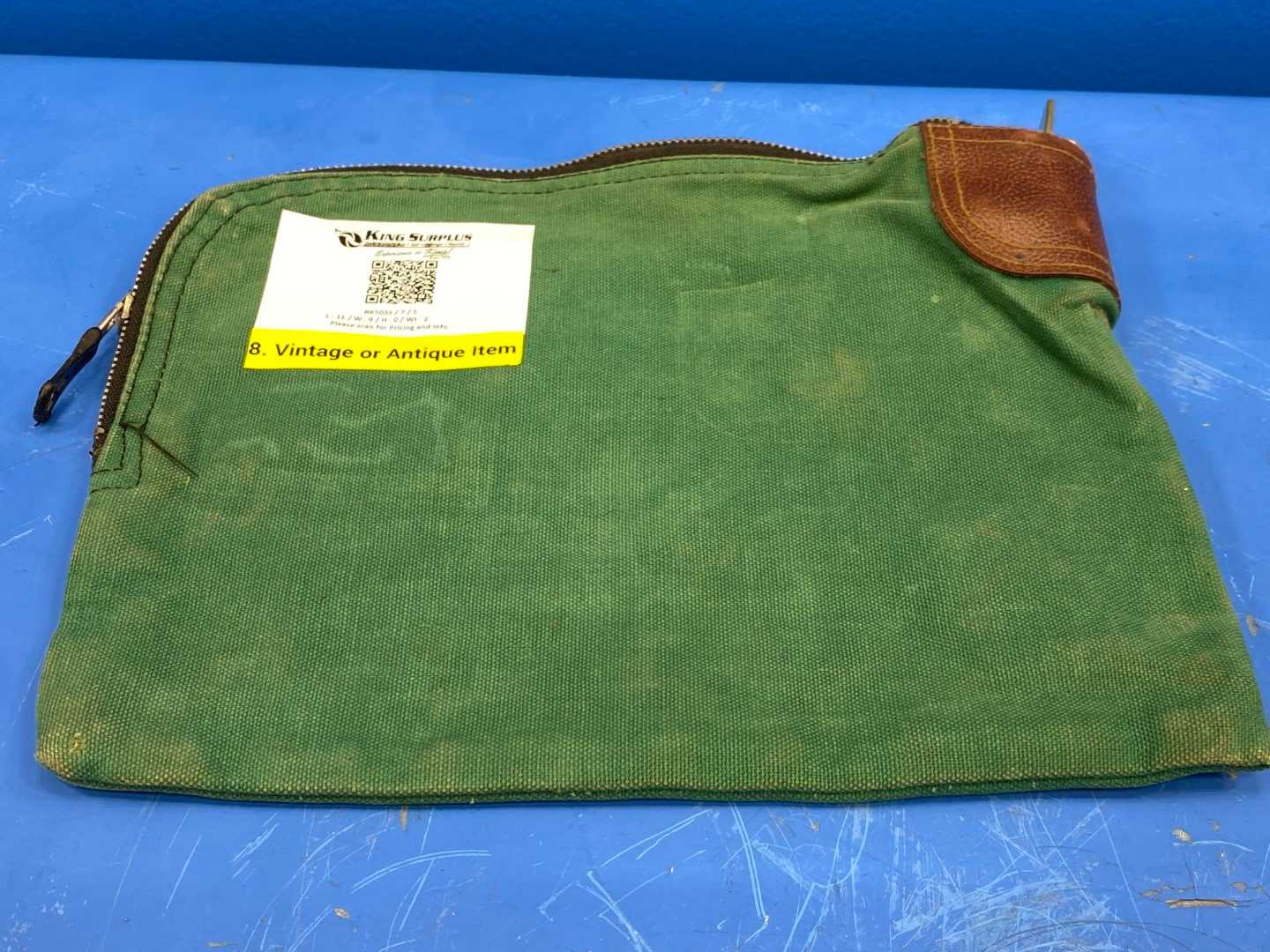 Vintage University of Texas Bank Bag Rifkin Safety w/ Arcolock 11"x9" (Green)