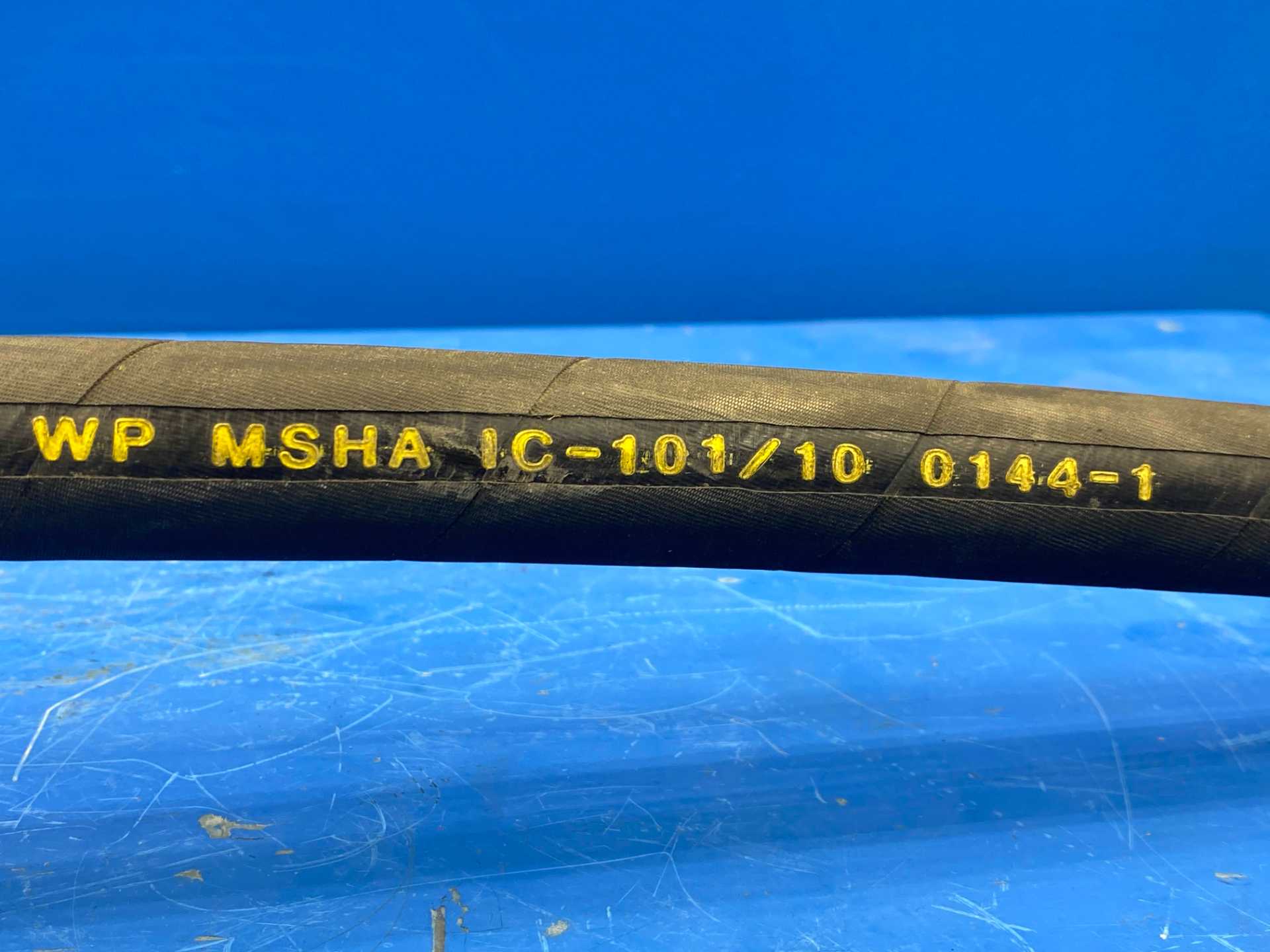 CAT  136-12 hydraulic hose (1 3/8") I.D. X 48" 4000psi